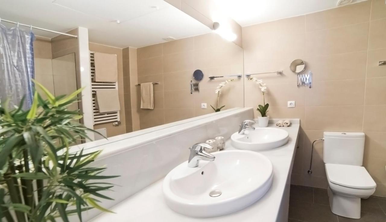 Tranquil Duplex In Sitges, Barcelona,Sea Views, Parking, Terrace Apartment ภายนอก รูปภาพ